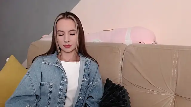 AmbrielHailey online show from 10/18/25, 01:08