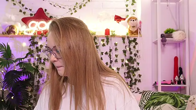 MonicaAsis online show from 04/05/26, 06:49