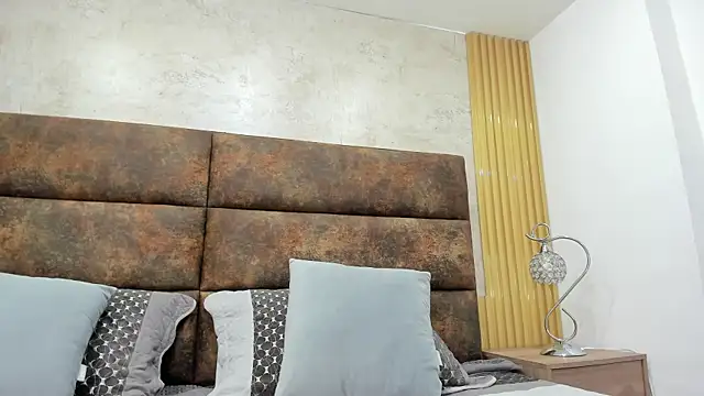 AuroraBon online show from 12/16/25, 02:38