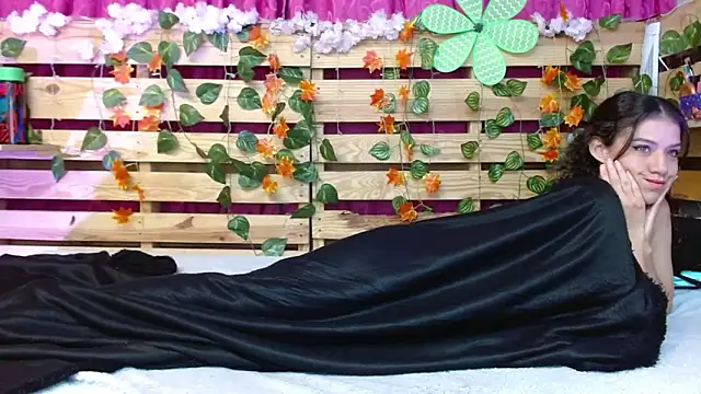 daniela rivasth online show from 02/02/25, 07:41