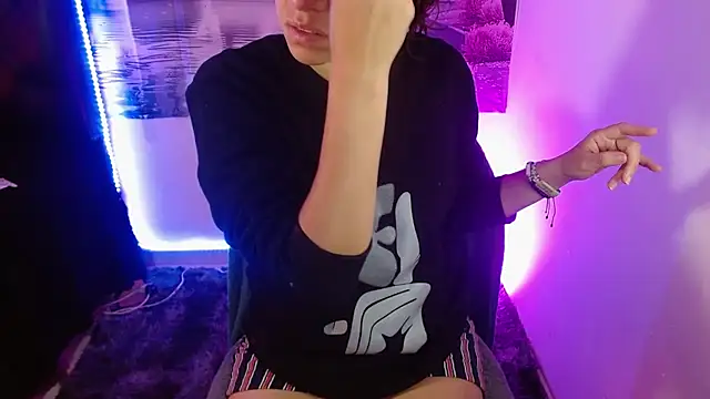 daniela rivasth online show from 02/26/25, 05:53