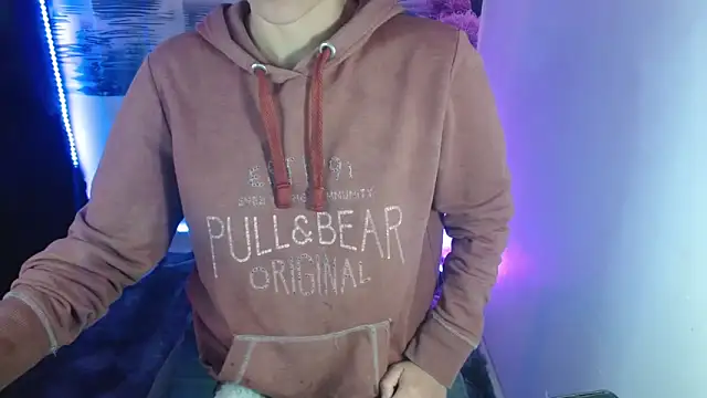 daniela rivasth online show from 03/05/25, 03:40