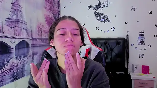 daniela rivasth online show from 09/15/25, 01:11