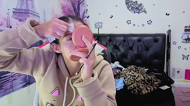 daniela rivasth online show from 09/16/25, 04:13