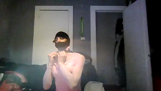 Snapshot of relaxedside13 chatting on 04/24/26, 11:51 relaxedside13 online show from 04/24/26, 11:51