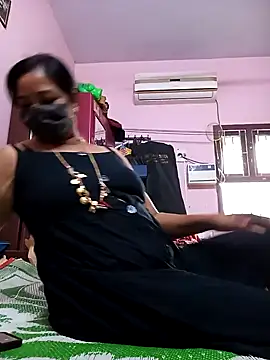 Snapshot of Tamil_sreelekha chatting on 01/10/25, 03:39 Tamil sreelekha online show from 01/10/25, 03:39