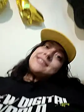 CORALINE GREYM online show from 10/18/25, 07:31