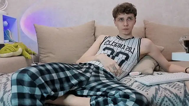 aqualidolly online show from 12/09/24, 11:56