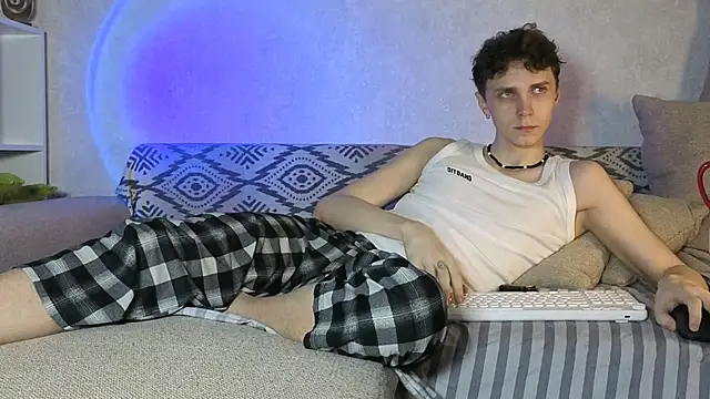 aqualidolly online show from 12/24/24, 04:11