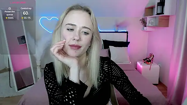 Snapshot of SashaBrooks chatting on 02/03/25, 12:25 SashaBrooks online show from 02/03/25, 12:25