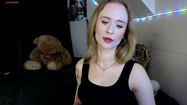 Snapshot of SashaBrooks chatting on 09/10/25, 06:08 SashaBrooks online show from 09/10/25, 06:08