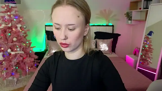 SashaBrooks online show from 12/17/25, 02:12