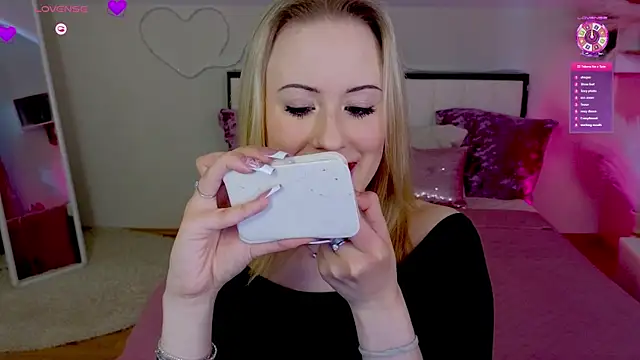 SashaBrooks online show from 04/17/26, 02:09