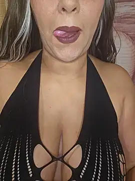 Snapshot of Foxlady2271 chatting on 12/14/24, 11:56 Foxlady2271 online show from 12/14/24, 11:56