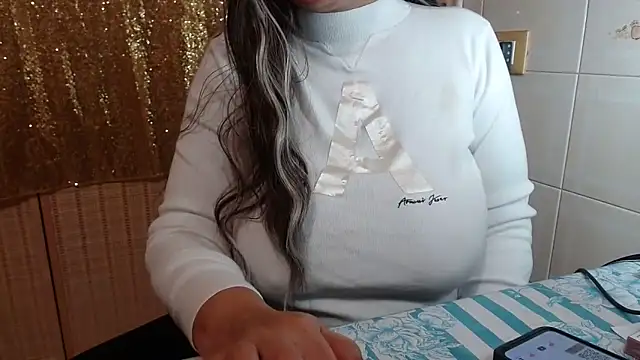 Snapshot of Foxlady2271 chatting on 01/10/25, 07:32 Foxlady2271 online show from 01/10/25, 07:32