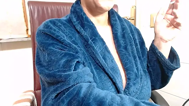 Snapshot of Foxlady2271 chatting on 11/21/25, 10:08 Foxlady2271 online show from 11/21/25, 10:08