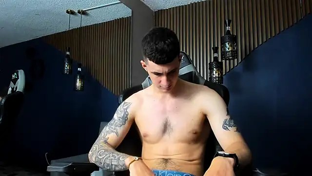 JacksonOlsenn online show from 01/13/25, 03:04