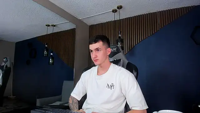 JacksonOlsenn online show from 01/16/25, 03:02