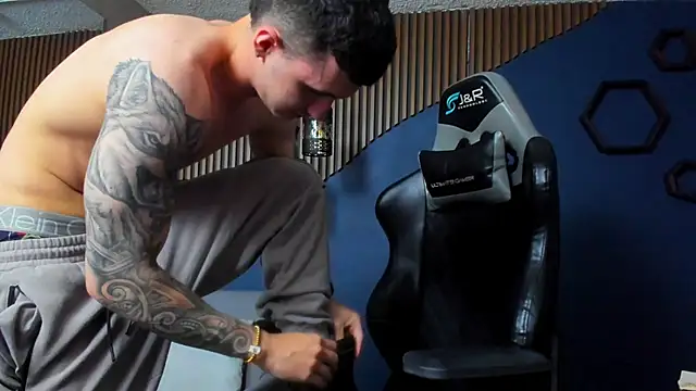 JacksonOlsenn online show from 01/20/25, 01:50