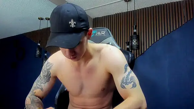 JacksonOlsenn online show from 01/24/25, 03:02