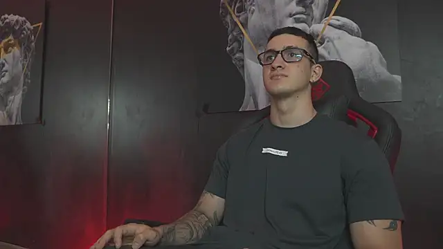 JacksonOlsenn online show from 11/10/25, 08:41