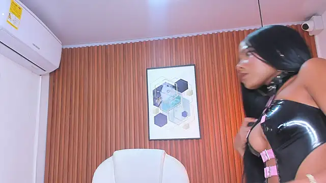 Snapshot of RoxannaHanson chatting on 03/06/25, 04:30 RoxannaHanson online show from 03/06/25, 04:30