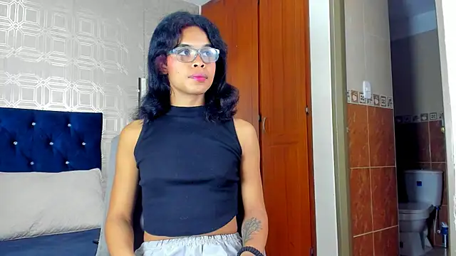 Snapshot of evelyn_wine chatting on 03/04/25, 08:05 evelyn wine online show from 03/04/25, 08:05