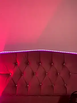 NINA 18 YEARS online show from 10/06/25, 10:51