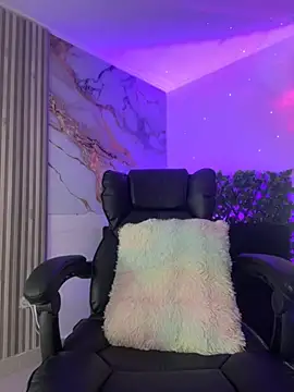 NINA 18 YEARS online show from 11/30/25, 03:54