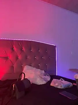 NINA 18 YEARS online show from 12/02/25, 09:21