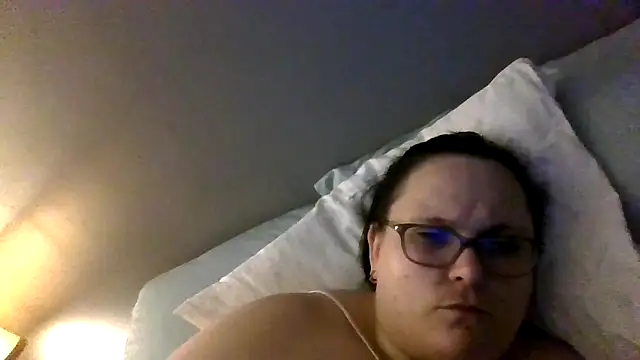 Snapshot of badbish777 chatting on 09/20/25, 08:26 badbish777 online show from 09/20/25, 08:26