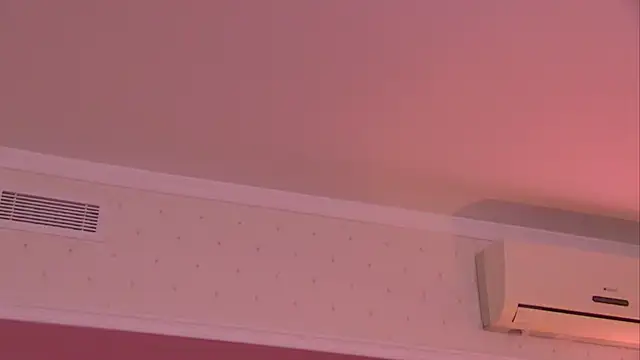 Snapshot of AngeliqueSkye chatting on 02/20/25, 09:44 AngeliqueSkye online show from 02/20/25, 09:44