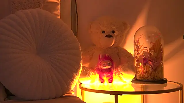 Snapshot of AngeliqueSkye chatting on 10/25/25, 03:14 AngeliqueSkye online show from 10/25/25, 03:14