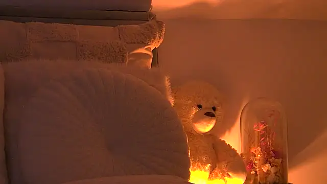 Snapshot of AngeliqueSkye chatting on 11/10/25, 04:22 AngeliqueSkye online show from 11/10/25, 04:22