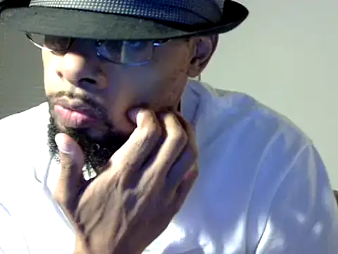 Snapshot of WhiskeyWood_DuhGOD chatting on 12/10/24, 02:27 WhiskeyWood DuhGOD online show from 12/10/24, 02:27
