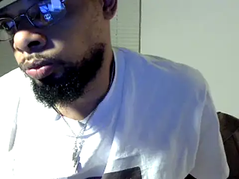 Snapshot of WhiskeyWood_DuhGOD chatting on 12/10/24, 05:28 WhiskeyWood DuhGOD online show from 12/10/24, 05:28