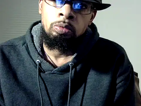 Snapshot of WhiskeyWood_DuhGOD chatting on 12/12/24, 02:04 WhiskeyWood DuhGOD online show from 12/12/24, 02:04