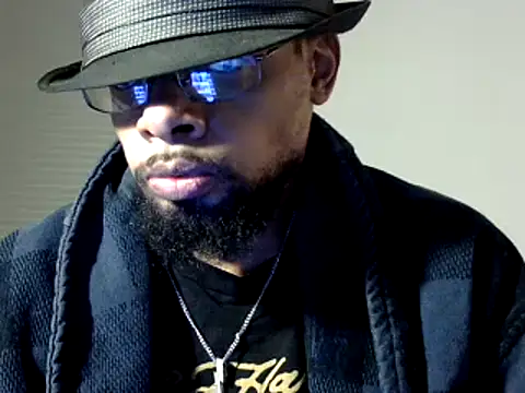Snapshot of WhiskeyWood_DuhGOD chatting on 12/14/24, 02:12 WhiskeyWood DuhGOD online show from 12/14/24, 02:12