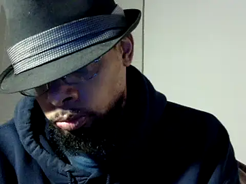 Snapshot of WhiskeyWood_DuhGOD chatting on 12/19/24, 02:34 WhiskeyWood DuhGOD online show from 12/19/24, 02:34