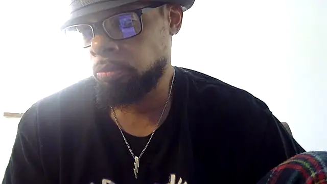 Snapshot of WhiskeyWood_DuhGOD chatting on 10/17/25, 05:04 WhiskeyWood DuhGOD online show from 10/17/25, 05:04