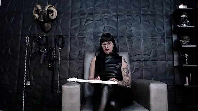 Agata Darkness online show from 12/04/24, 03:54