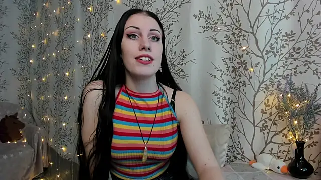 Mary0Lou online show from 12/18/24, 05:26