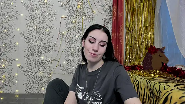 Mary0Lou online show from 12/28/24, 02:43