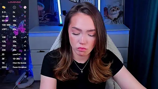 Snapshot of Evia_r0se chatting on 04/22/26, 05:21 Evia r0se online show from 04/22/26, 05:21