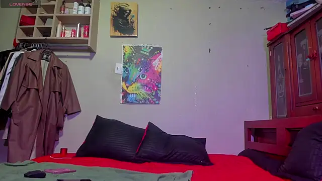 Snapshot of ANEVANS2 chatting on 07/14/26, 06:13 ANEVANS2 online show from 07/14/26, 06:13