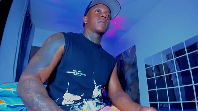 Snapshot of ronnie_7777 chatting on 03/16/26, 02:50 ronnie 7777 online show from 03/16/26, 02:50