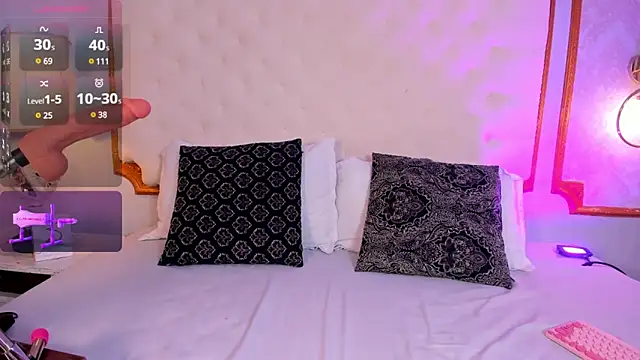 Snapshot of amy_nicolee chatting on 03/04/25, 07:43 amy nicolee online show from 03/04/25, 07:43