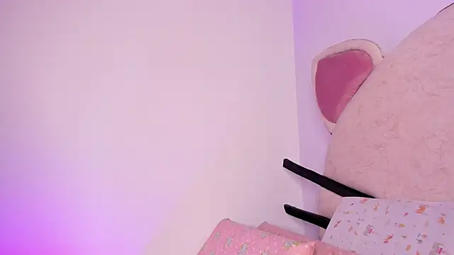 Snapshot of melody_cute_ chatting on 02/13/25, 08:17 melody cute online show from 02/13/25, 08:17