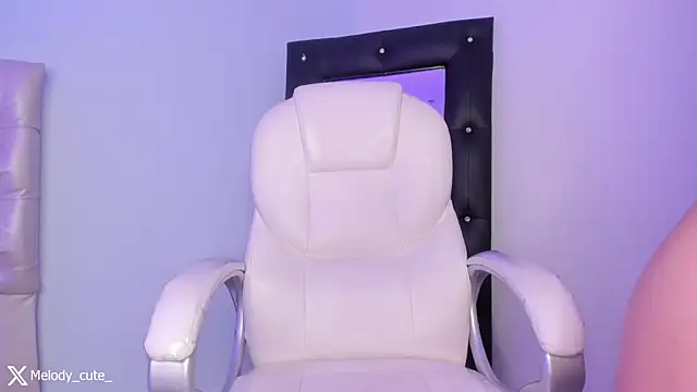 Snapshot of melody_cute_ chatting on 02/27/25, 10:26 melody cute online show from 02/27/25, 10:26