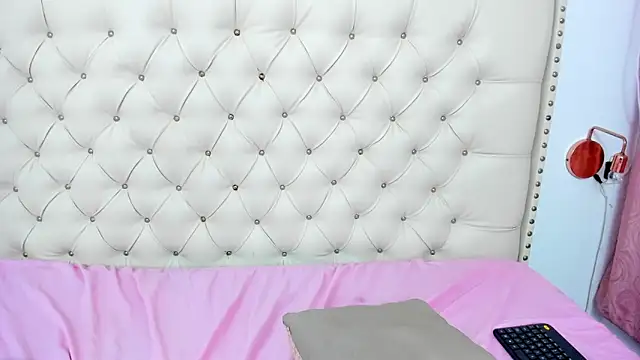 Kim Eli online show from 02/01/25, 01:55